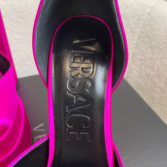 Sold-Versace Medusa Aevitas 125mm satin pumps - Picture 6 of 6